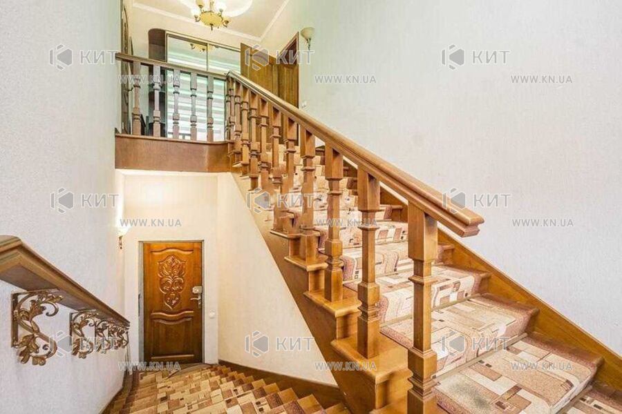 Продаж квартири Харків, Олексіївка, 210м²