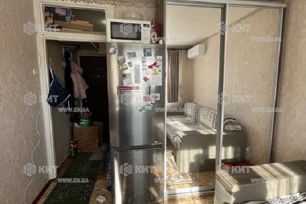 Продаж квартири Харків, ХТЗ, Рогань, 19.2м²