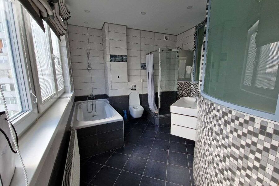 Продажа квартиры Харьков, Научная, 106м²