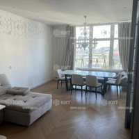 Продаж квартири Харків, Наукова, 135м²