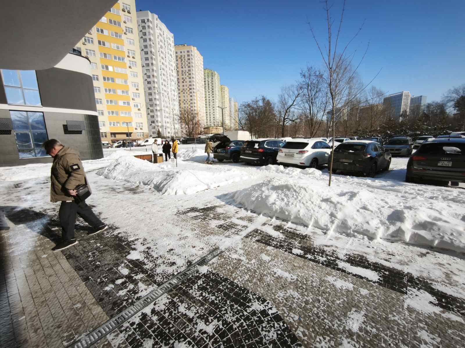 Aренда магазина Киев, Новая Дарница, 177м²