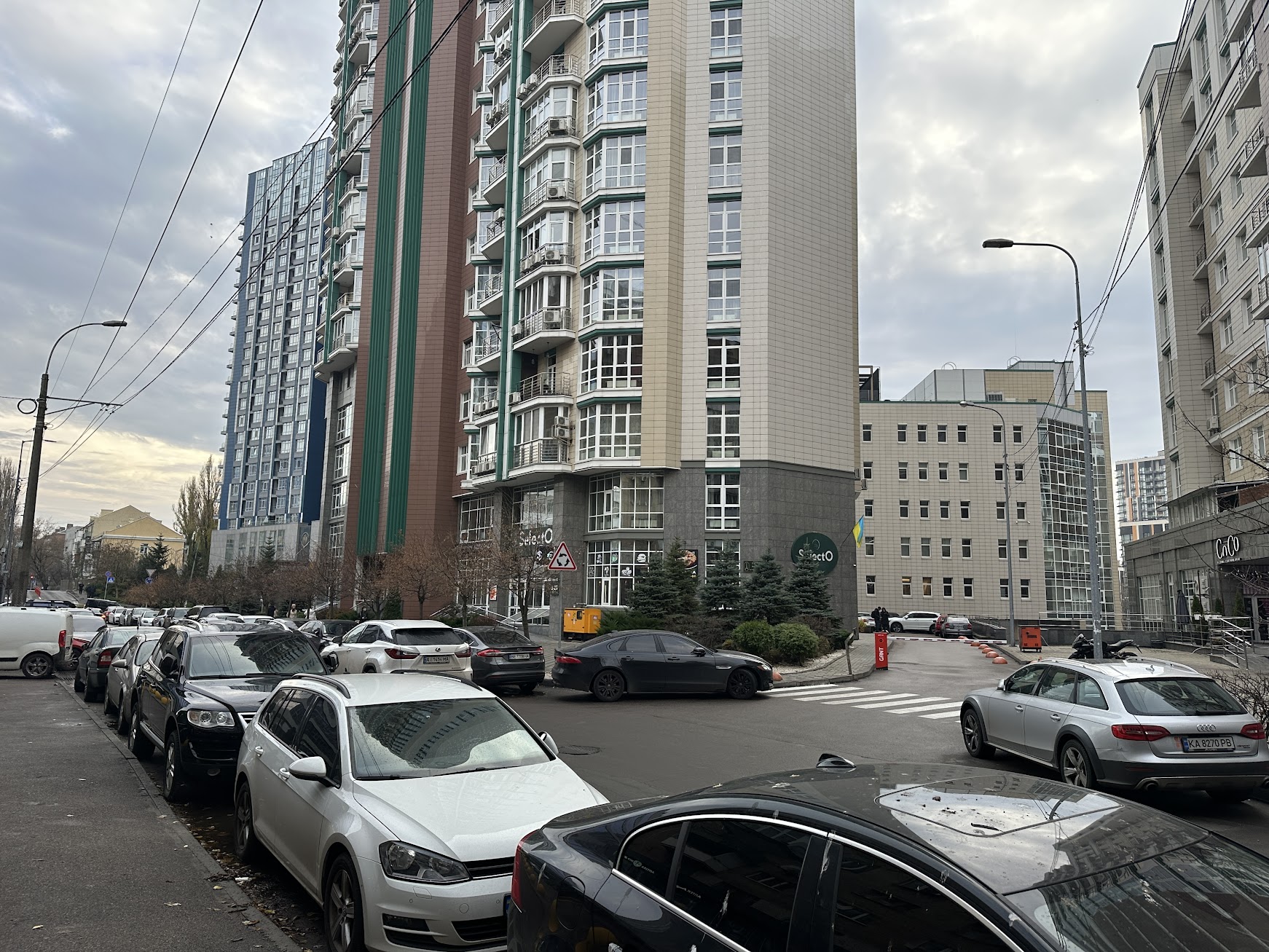 Аренда магазинов - Киев,  Саперное Поле ул.